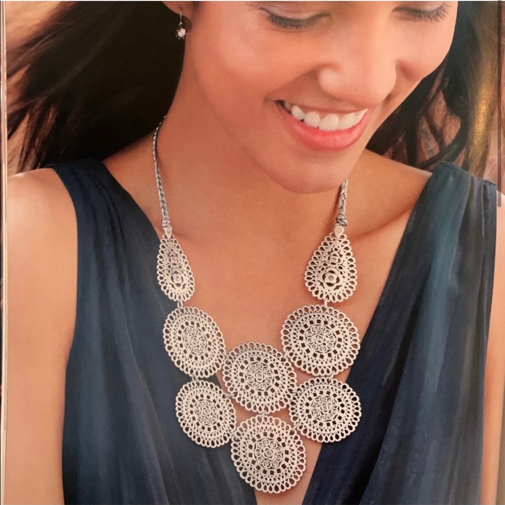 Stella & Dot Medina Bib Necklace
